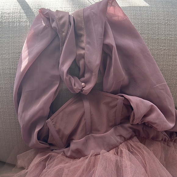 AKIRA Tulle Maxi Halter Dress - Brand New in Medium - Picture 4 of 10